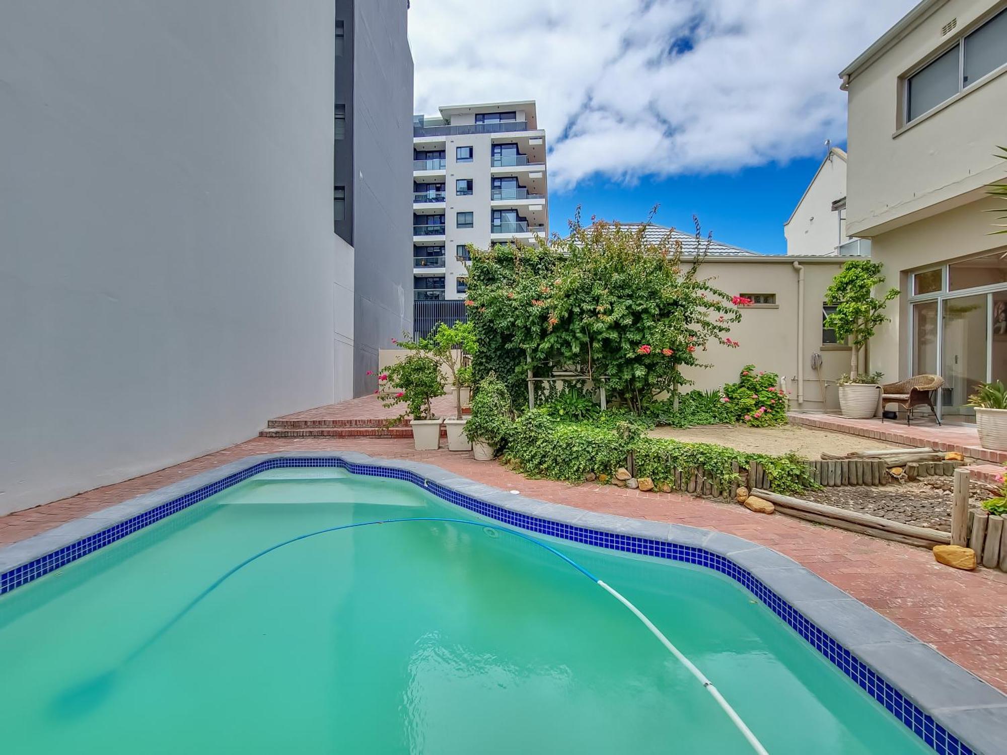 8 Minutes From And Promenade Apartment *