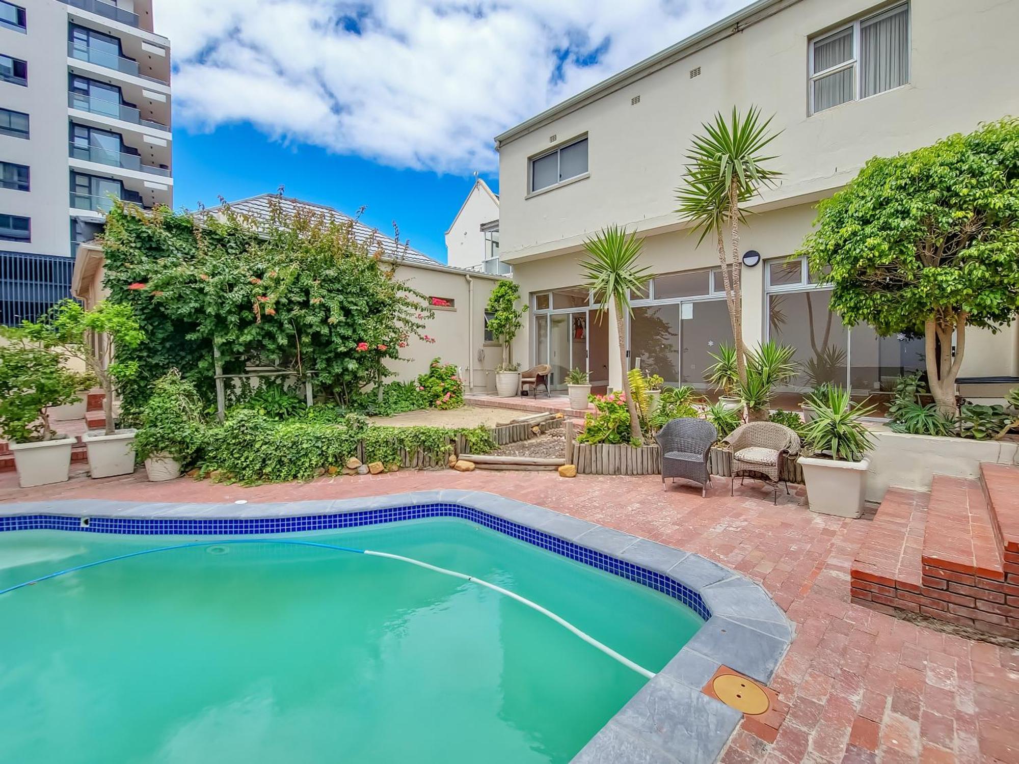 Apartment 8 Minutes From And Promenade Cape Town