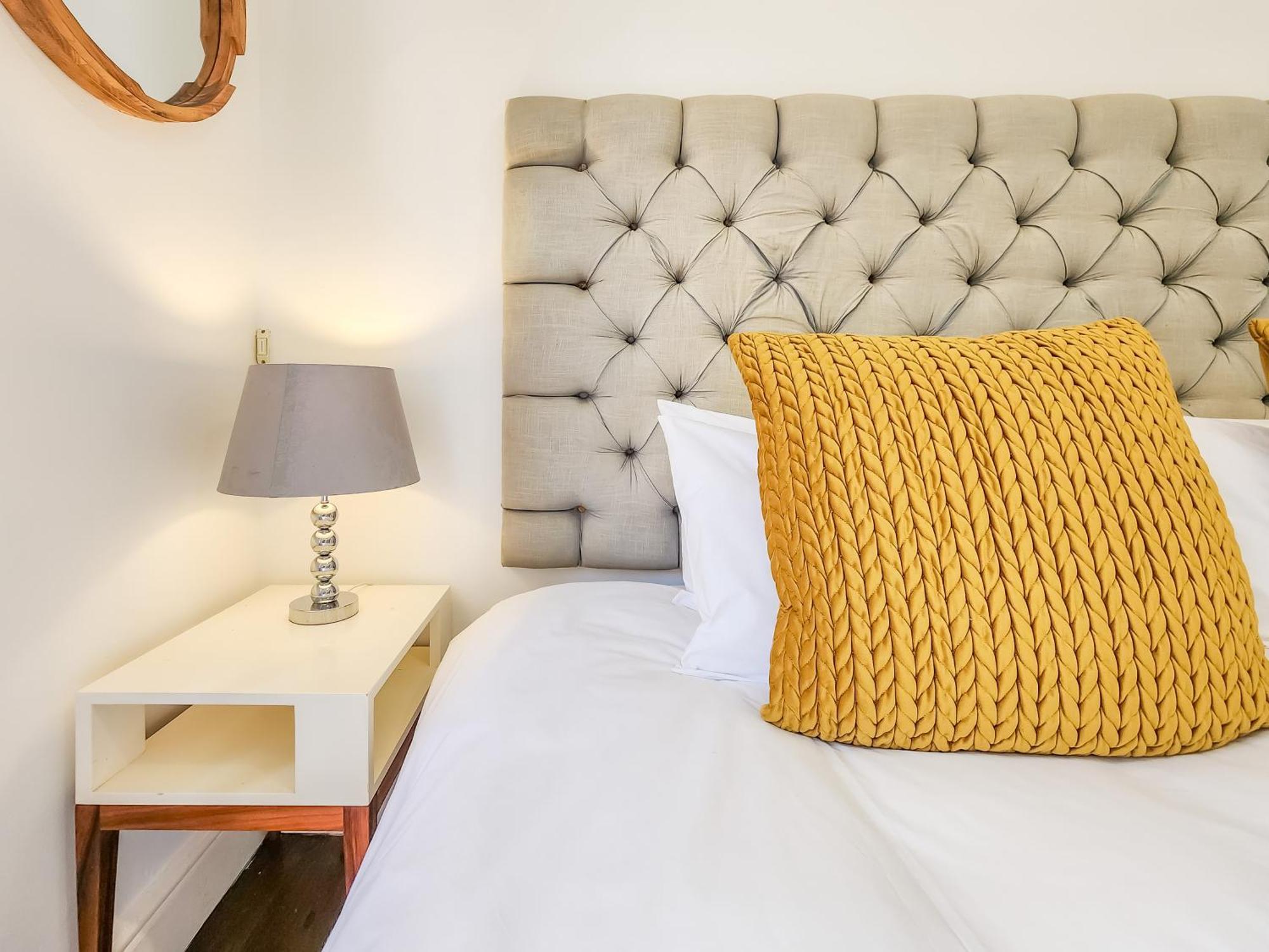 8 Minutes From And Promenade Apartment *